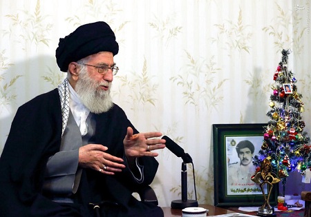 حضور مقام معظم رهبری در منزل خانواده شهید مسیحی+تصاویر