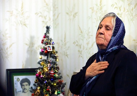 حضور مقام معظم رهبری در منزل خانواده شهید مسیحی+تصاویر