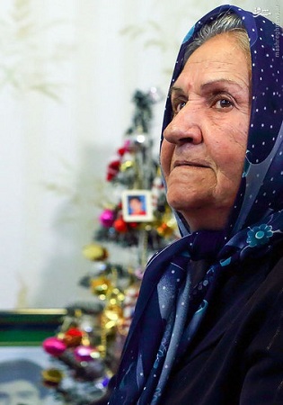 حضور مقام معظم رهبری در منزل خانواده شهید مسیحی+تصاویر