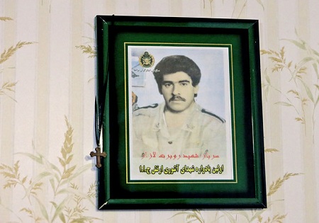حضور مقام معظم رهبری در منزل خانواده شهید مسیحی+تصاویر