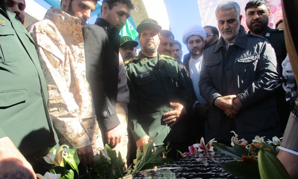 گزارش تصویری از حضور حاج قاسم در اولین سالروز شهادت سردار الله‌دادی