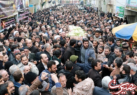 امیر پا جای پای پدرم گذاشت / میگفت خمس شهادتمان را باید بدهیم امیر پا جای پای پدرم گذاشت / میگفت خمس شهادتمان را باید بدهیم