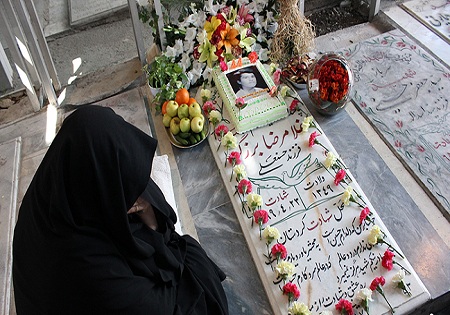 دعوت به مراسم جشن تولد شهید 44 سالگی شهید برزگر دعوت به مراسم جشن تولد شهید 44 سالگی شهید برزگر