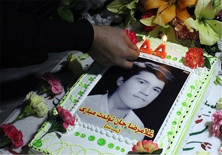 دعوت به مراسم جشن تولد شهید 44 سالگی شهید برزگر دعوت به مراسم جشن تولد شهید 44 سالگی شهید برزگر
