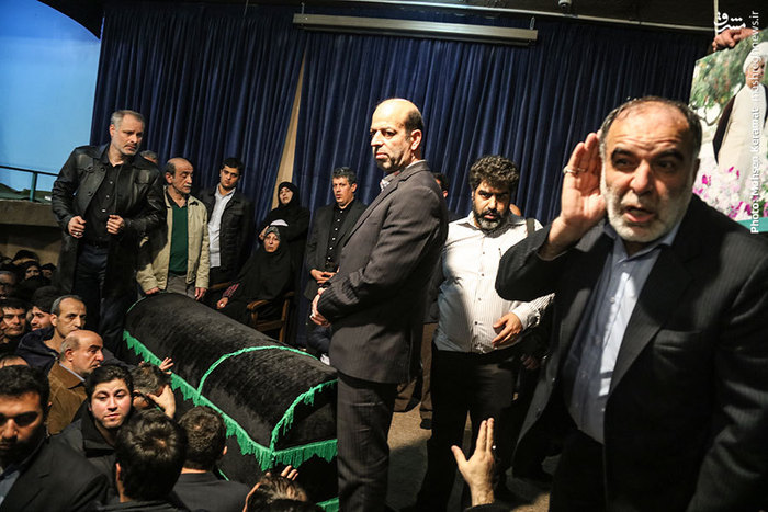 گزارش تصویری وداع با پیکر آیت‌الله هاشمی رفسنجانی در حسینیه جماران