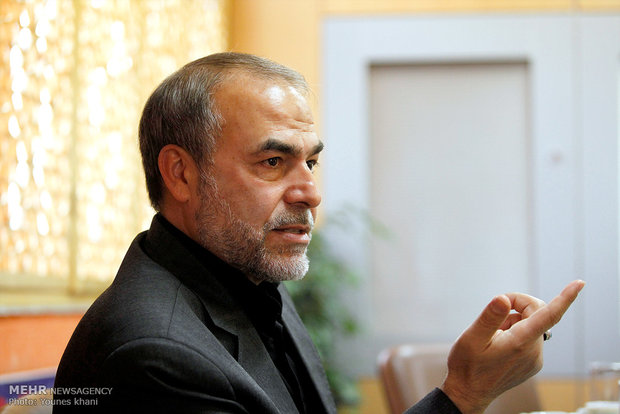 حماسه 9 دی محصول حس تکلیفگرایی و دفاع از حق در ملت ایران بود. حماسه 9 دی محصول حس تکلیفگرایی و دفاع از حق در ملت ایران بود.