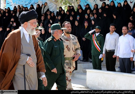 مراسم دانش‌آموختگی دانشجویان دانشگاه امام حسین(ع) با حضور امام خامنه‌ای