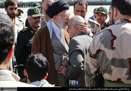مراسم دانش‌آموختگی دانشجویان دانشگاه امام حسین(ع) با حضور امام خامنه‌ای