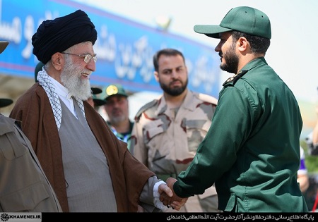 مراسم دانش‌آموختگی دانشجویان دانشگاه امام حسین(ع) با حضور امام خامنه‌ای