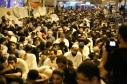 عکس/ شب قدر مردم بحرین مقابل منزل شیخ عیسی