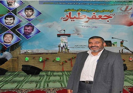 پدرم مدافع حریم ولایت وامامت بود/ماجرای کودکانی که پس از شهادت حاج کریم گریه میکردند پدرم مدافع حریم ولایت وامامت بود/ماجرای کودکانی که پس از شهادت حاج کریم گریه میکردند