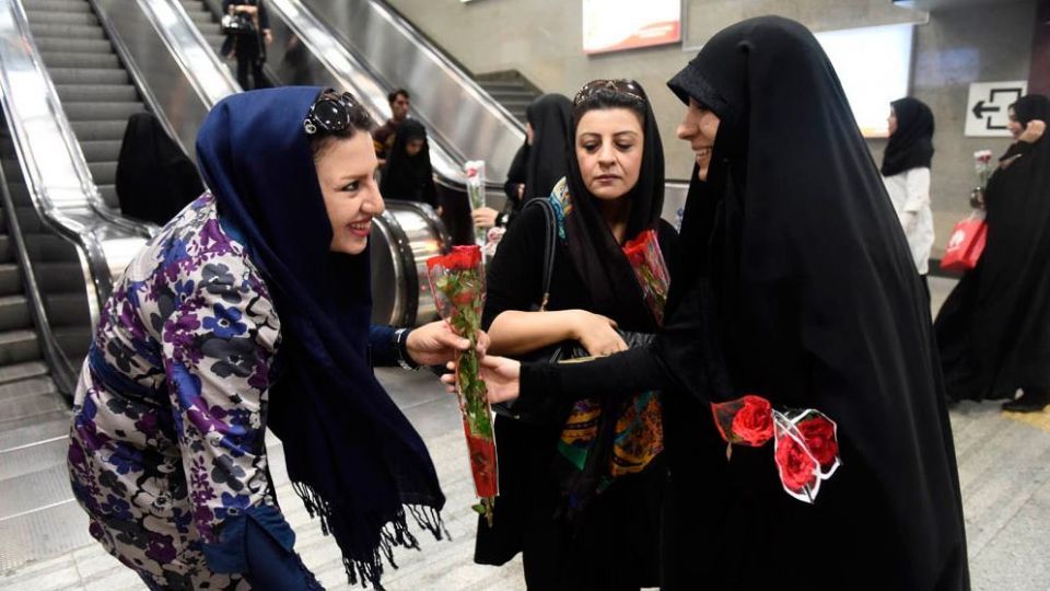 حجاب امری فرهنگی یا سیاسی! حجاب امری فرهنگی یا سیاسی!