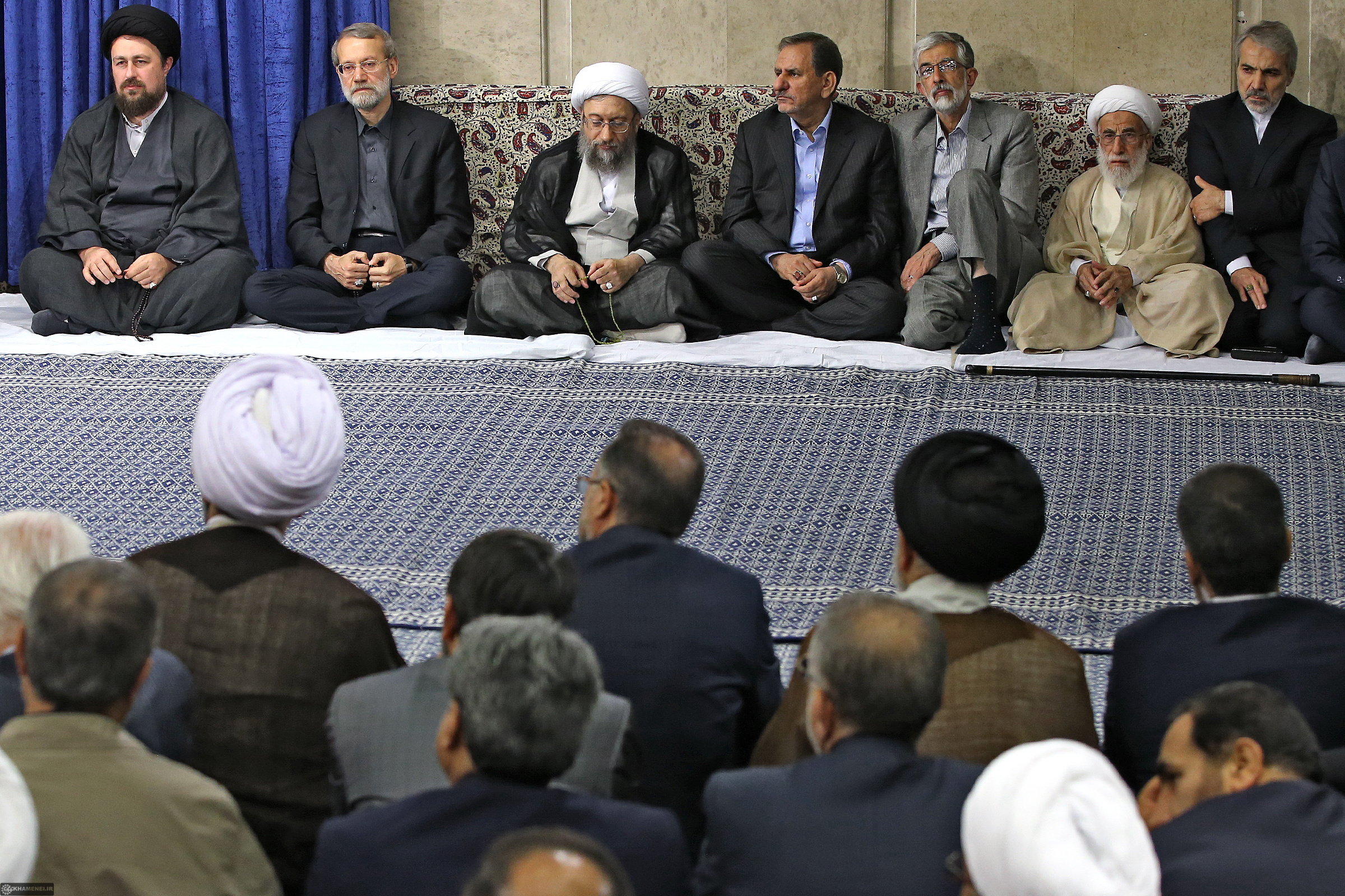 مسئولان باید با دشمن خارجی و عوامل داخلی او فاصله‌گذاری جدی کنند/نباید با تقسیم کردن مردم کار بزرگ ملت در انتخابات را خراب کرد