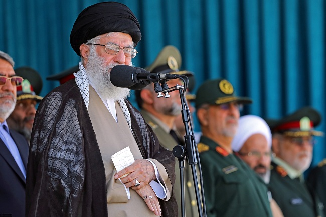 هر حرکت غلط نظام سلطه در برجام با عکس العمل جمهوری اسلامی مواجه خواهد شد/در اجرای قانون هرگز تأمل و تردید نباید ورزید! هر حرکت غلط نظام سلطه در برجام با عکس العمل جمهوری اسلامی مواجه خواهد شد/در اجرای قانون هرگز تأمل و تردید نباید ورزید!