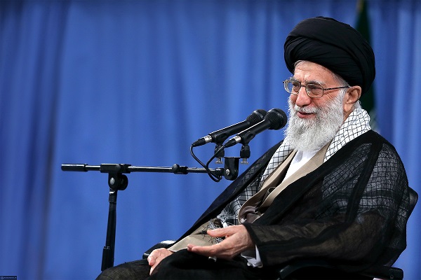 انقلاب ادامه دارد/ برای تداوم و حفظ انقلاب باید مبارزه کرد!
