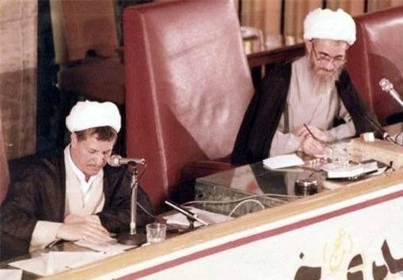 همهچیز درباره روزی که آیتالله خامنهای به رهبری انتخاب شد همهچیز درباره روزی که آیتالله خامنهای به رهبری انتخاب شد