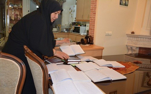 رفع دلتنگی های مادرانه با نوشتن 4000 نامه/ نماز اول وقت برای علی بسیار اهمیت داشت رفع دلتنگی های مادرانه با نوشتن 4000 نامه/ نماز اول وقت برای علی بسیار اهمیت داشت