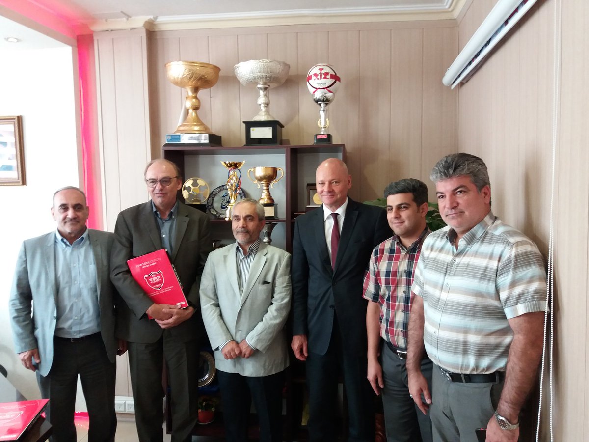 سفیر آلمان پرسپولیسی است یا استقلالی؟