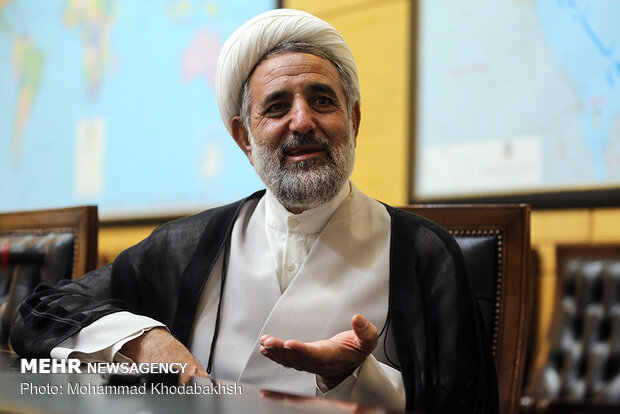 رئیس جمهور شخصاً فرماندهی ستاد ملی مبارزه باکرونا را برعهده بگیرد رئیس جمهور شخصاً فرماندهی ستاد ملی مبارزه باکرونا را برعهده بگیرد