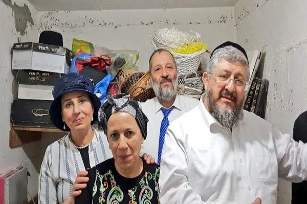 وزیر صهیونیست در زیر زمین خانه اش قایم شد وزیر صهیونیست در زیر زمین خانه اش قایم شد