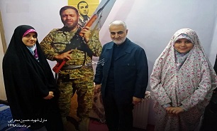 ماجرای تغییر اسم دختری به «زینب» توسط سردار سلیمانی ماجرای تغییر اسم دختری به «زینب» توسط سردار سلیمانی