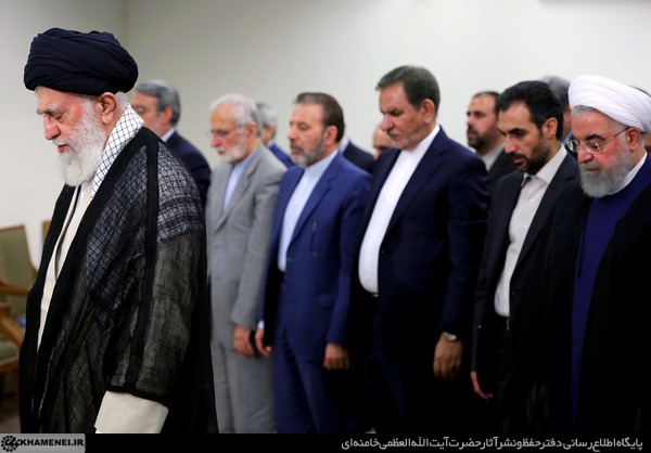 رهبر انقلاب: صدور نفت خام بلایی بزرگ است که به ضرر پیشرفت کشور تمام شده/ تولیدکنندگان رزمندگان جنگ اقتصادی با دشمن هستند