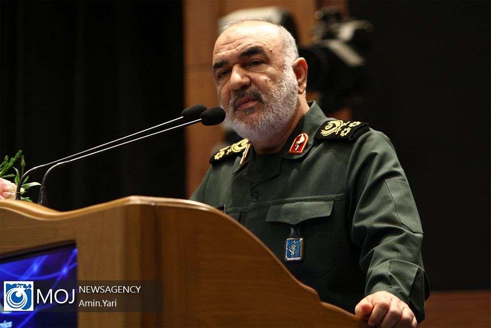دشمن در حال ترک میدان و انقلاب در حال پیشروی است دشمن در حال ترک میدان و انقلاب در حال پیشروی است