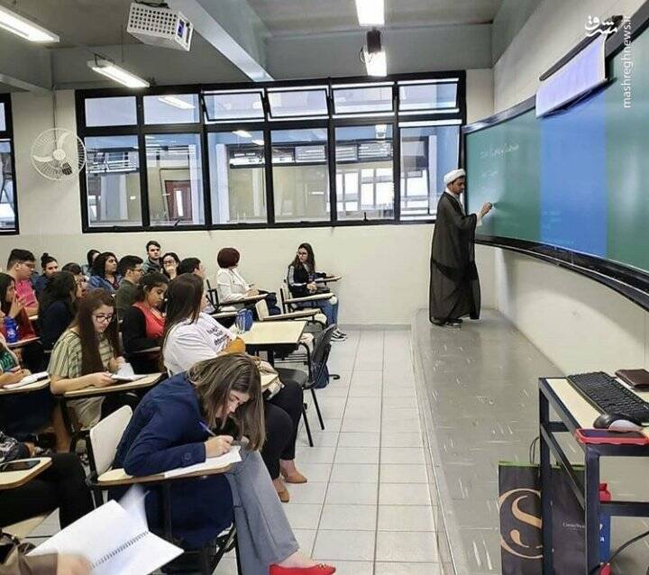 یک آخوند در جمع بی حجاب ها