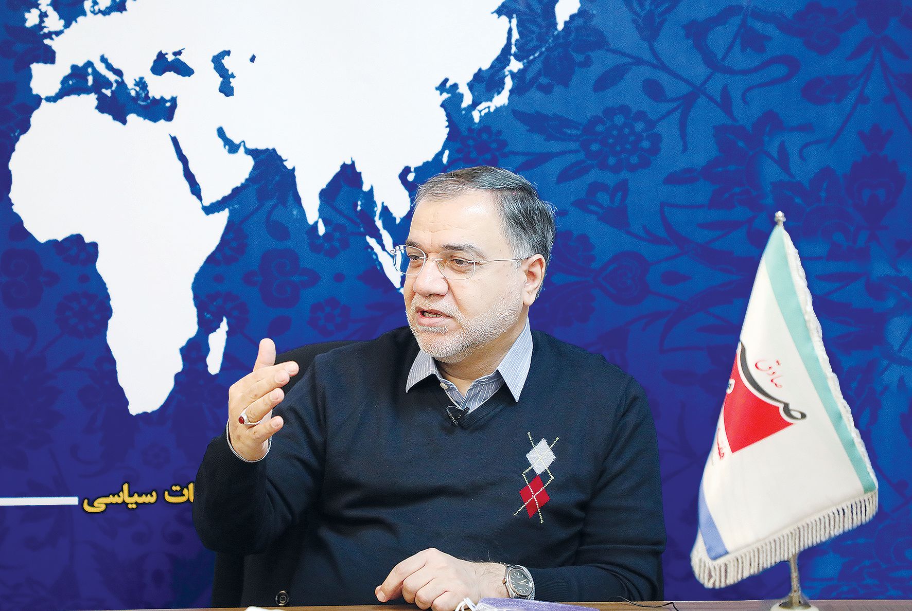 آقا هدف اصلی دشمنان شده است آقا هدف اصلی دشمنان شده است
