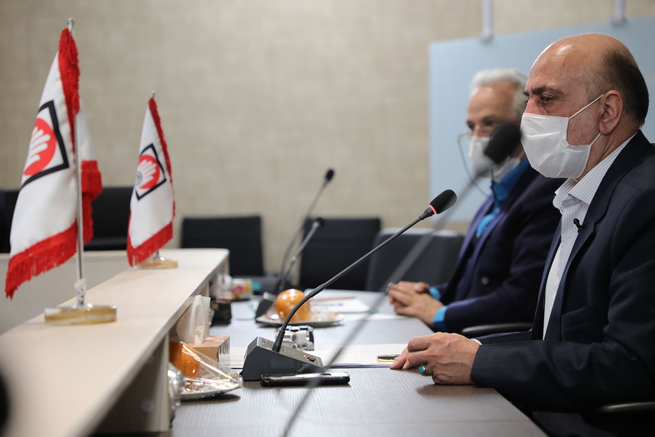 بچه های جبهه و جنگ در خط مقدم کمک به بیماران نیازمند