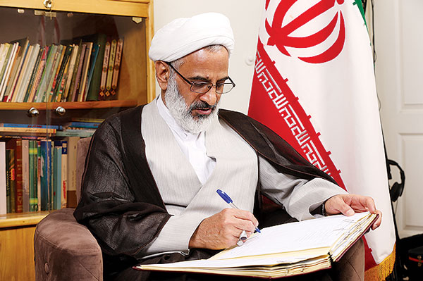 خرسندی فرمانده کل قوا از طلاب بسیجی خرسندی فرمانده کل قوا از طلاب بسیجی