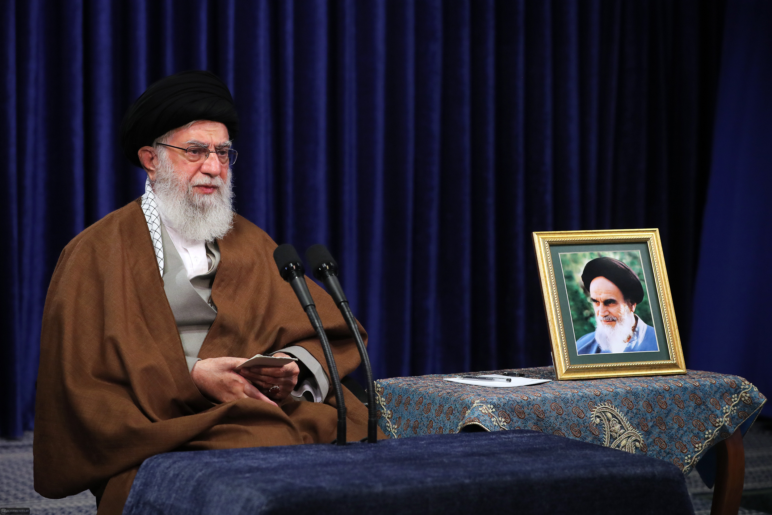 کاش افرادی بتوانند مانند شهید آوینی جهاد مقابله با کرونا را روایت کنند کاش افرادی بتوانند مانند شهید آوینی جهاد مقابله با کرونا را روایت کنند