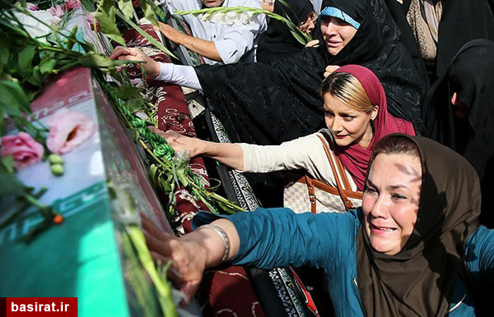 با دستان بسته هم میتوان بر تمام دنیا پیروز شد با دستان بسته هم میتوان بر تمام دنیا پیروز شد