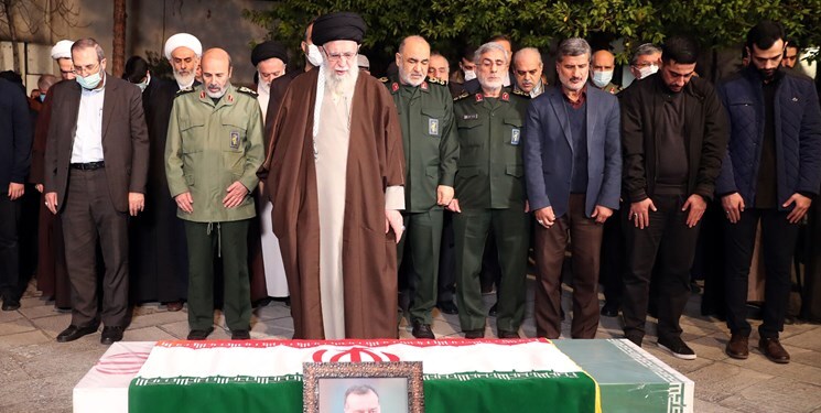 اقامه نماز رهبر انقلاب بر پیکر سردار شهید سید رضی موسوی اقامه نماز رهبر انقلاب بر پیکر سردار شهید سید رضی موسوی