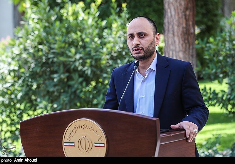 بهادری جهرمی: آئیننامه واردات خودروهای حملو نقل عمومی تصویب شد بهادری جهرمی: آئیننامه واردات خودروهای حملو نقل عمومی تصویب شد