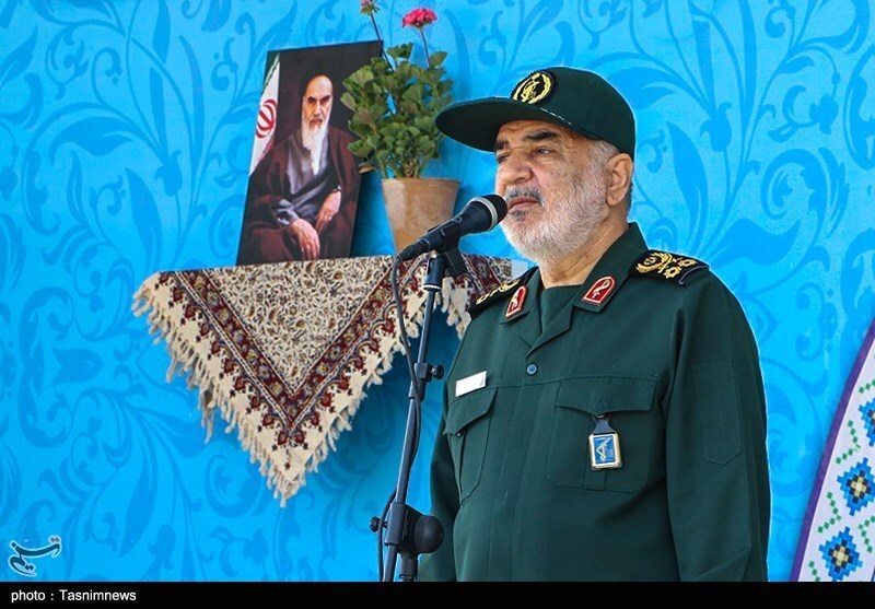سرلشکر سلامی: صنعت دفاعی ایران ذهنیت دشمنان در یکه تازی علم و فناوری نظامی را شکست سرلشکر سلامی: صنعت دفاعی ایران ذهنیت دشمنان در یکه تازی علم و فناوری نظامی را شکست