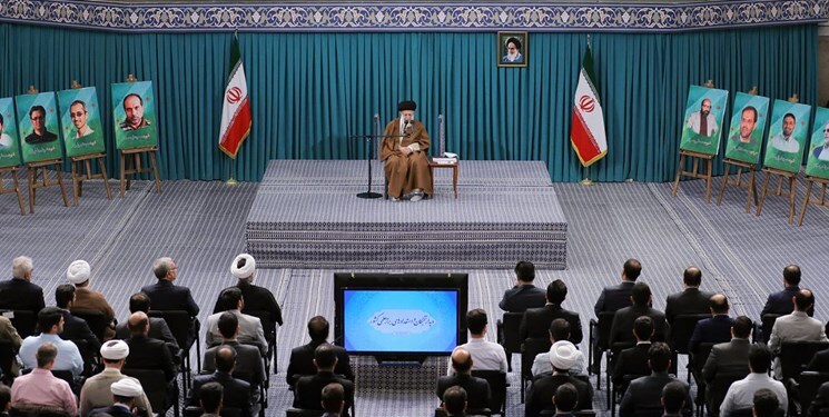 نخبگان و استعدادهای برتر علمی با رهبر انقلاب دیدار کردند نخبگان و استعدادهای برتر علمی با رهبر انقلاب دیدار کردند