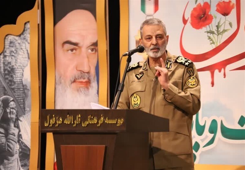 سرلشکر موسوی: تفکر تسلیمشدن مقابل دشمن در جبهه مقتدر مقاومت مردود است سرلشکر موسوی: تفکر تسلیمشدن مقابل دشمن در جبهه مقتدر مقاومت مردود است