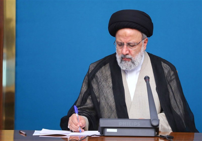 پیام تسلیت رئیسی در پی درگذشت آیتالله فاضل گلپایگانی پیام تسلیت رئیسی در پی درگذشت آیتالله فاضل گلپایگانی