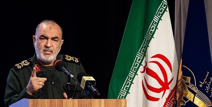 سرلشکر سلامی: دشمنان برای تسلط بر اندیشه و باور جوانان دانشگاه را مرکز خود قرار دادند سرلشکر سلامی: دشمنان برای تسلط بر اندیشه و باور جوانان دانشگاه را مرکز خود قرار دادند