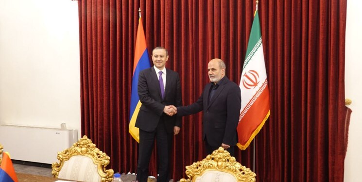 احمدیان خطاب به همتای ارمنی: تغییر در جغرافیای منطقه ناامن کننده و باعث بی ثباتی است احمدیان خطاب به همتای ارمنی: تغییر در جغرافیای منطقه ناامن کننده و باعث بی ثباتی است