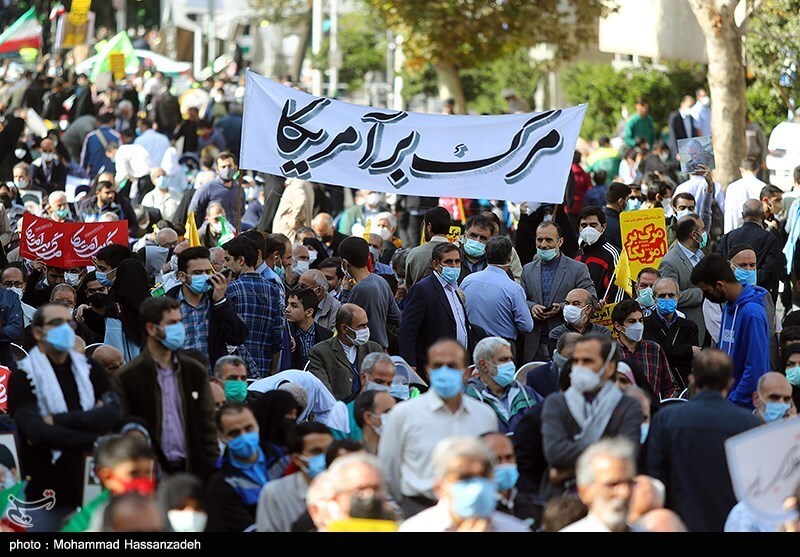 راهپیمایی ۱۳ آبان از میدان فلسطین تا لانه جاسوسی آغاز شد راهپیمایی ۱۳ آبان از میدان فلسطین تا لانه جاسوسی آغاز شد