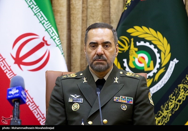 وزیر دفاع: دشمنان میدانند خطایی از آنها سر بزند با واکنش قاطع ایران مواجه میشوند وزیر دفاع: دشمنان میدانند خطایی از آنها سر بزند با واکنش قاطع ایران مواجه میشوند