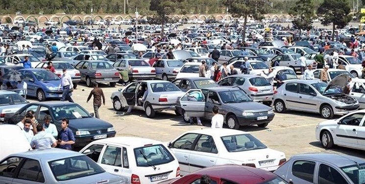 بازار خودرو در رکود کامل به سر میبرد بازار خودرو در رکود کامل به سر میبرد
