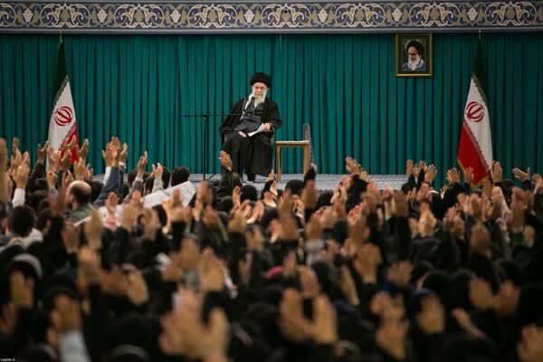 رهبر معظم انقلاب: نگاه به واقعیتها باید ذهن جوان دانشجو را به سمت گرهگشایی نزدیکتر کند رهبر معظم انقلاب: نگاه به واقعیتها باید ذهن جوان دانشجو را به سمت گرهگشایی نزدیکتر کند