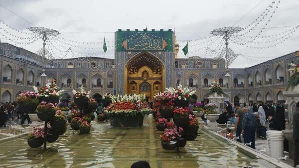 جشن گل و نور میلاد کریم اهل بیت در حرم عالم آل محمد(ص)