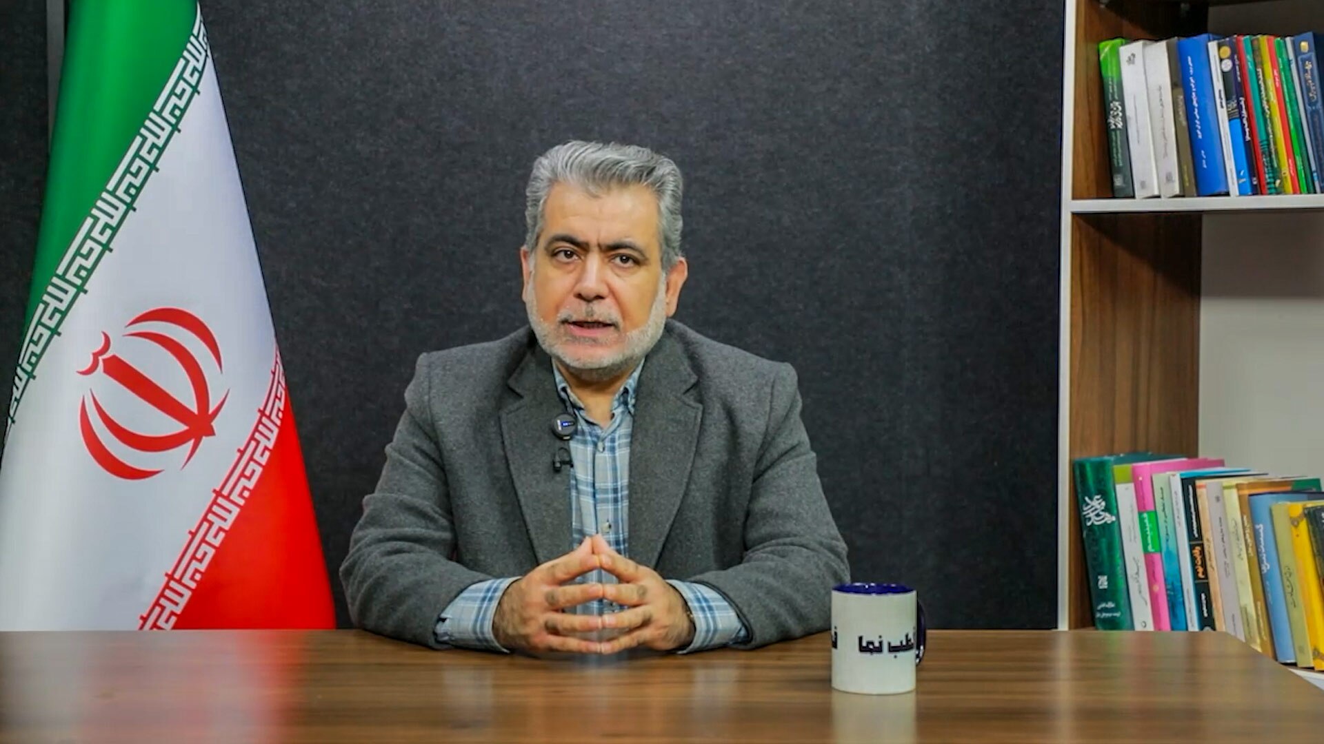 قطب نما - گفت و گوی زنده تصویری قطب نما - گفت و گوی زنده تصویری