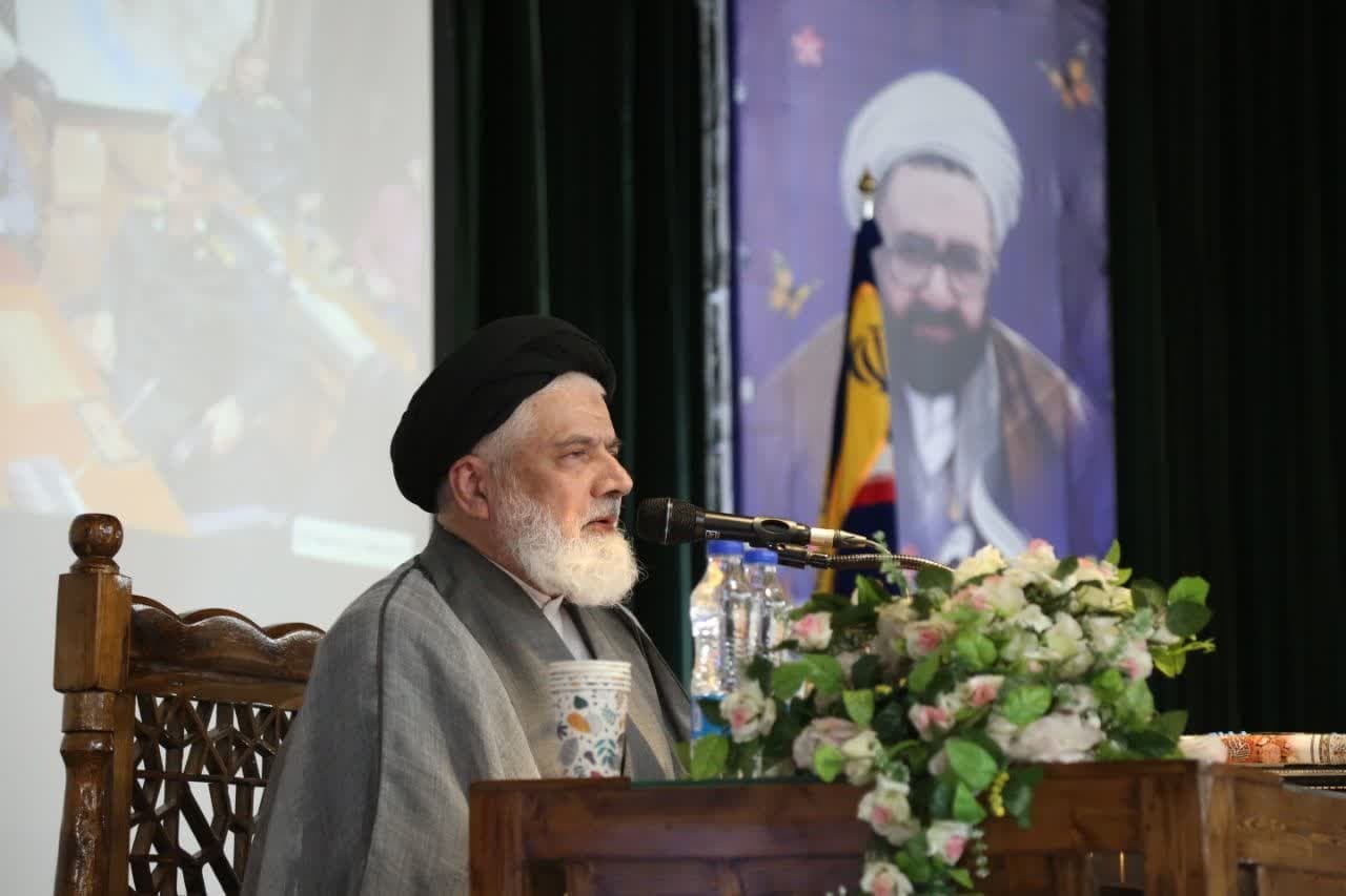 برنامههای پاسداشت مقام معلمان و مربیان و اساتید عقیدتی سیاسی در سراسر نیروی زمینی سپاه برگزار شد برنامههای پاسداشت مقام معلمان و مربیان و اساتید عقیدتی سیاسی در سراسر نیروی زمینی سپاه برگزار شد