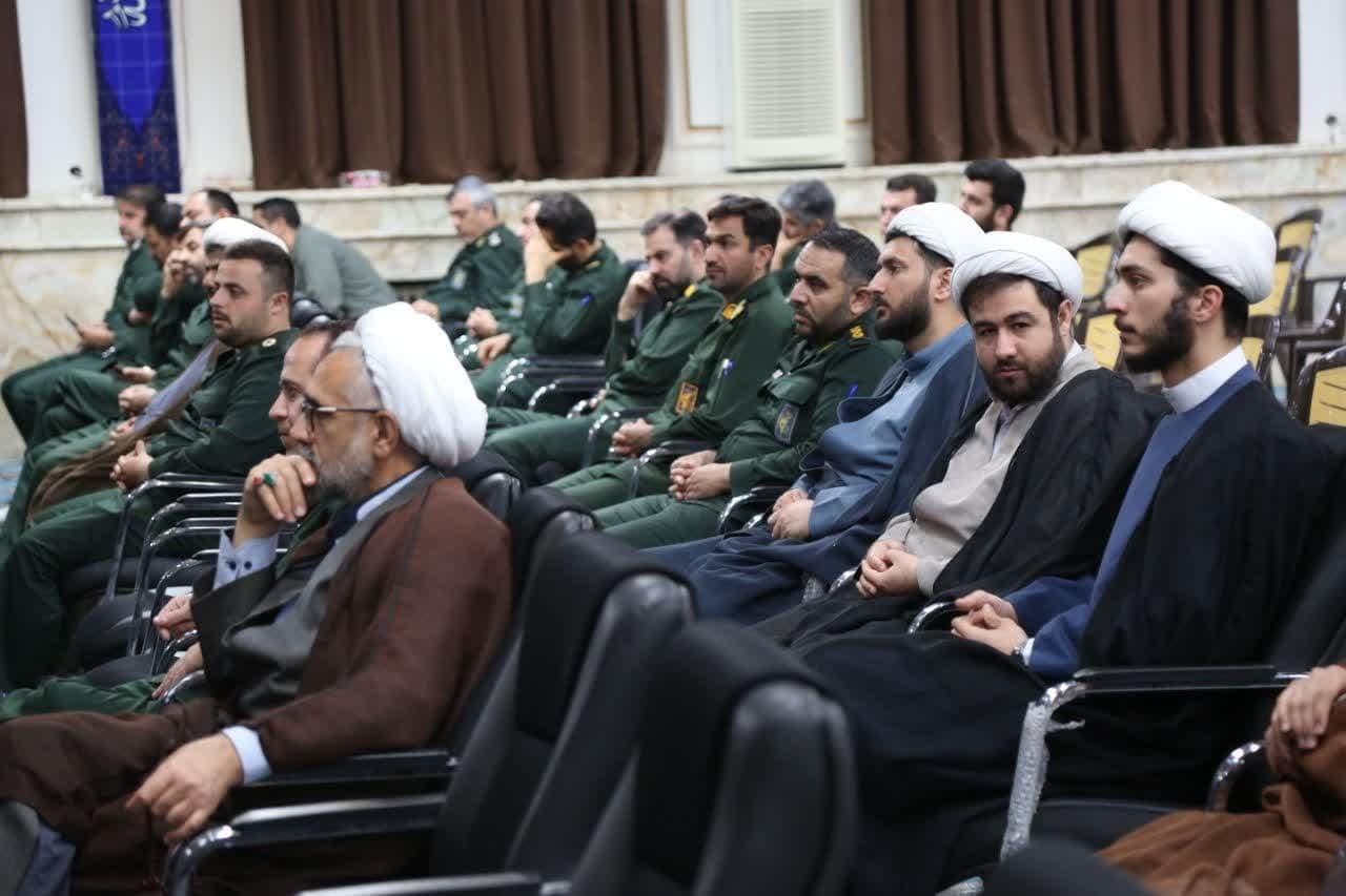 برنامههای پاسداشت مقام معلمان و مربیان و اساتید عقیدتی سیاسی در سراسر نیروی زمینی سپاه برگزار شد برنامههای پاسداشت مقام معلمان و مربیان و اساتید عقیدتی سیاسی در سراسر نیروی زمینی سپاه برگزار شد
