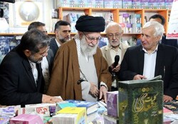 بازدید امام خامنهای از نمایشگاه بینالمللی کتاب بازدید امام خامنهای از نمایشگاه بینالمللی کتاب